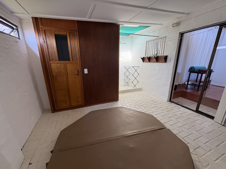 4 Bedroom Property for Sale in Pearl Bay Western Cape